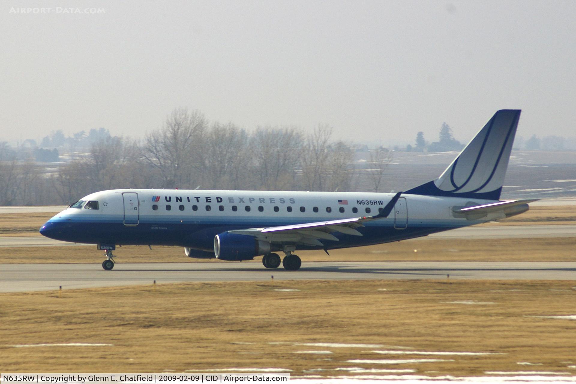 N635RW, 2004 Embraer 170SE (ERJ-170-100SE) C/N 17000056, Takeoff roll, runway 13