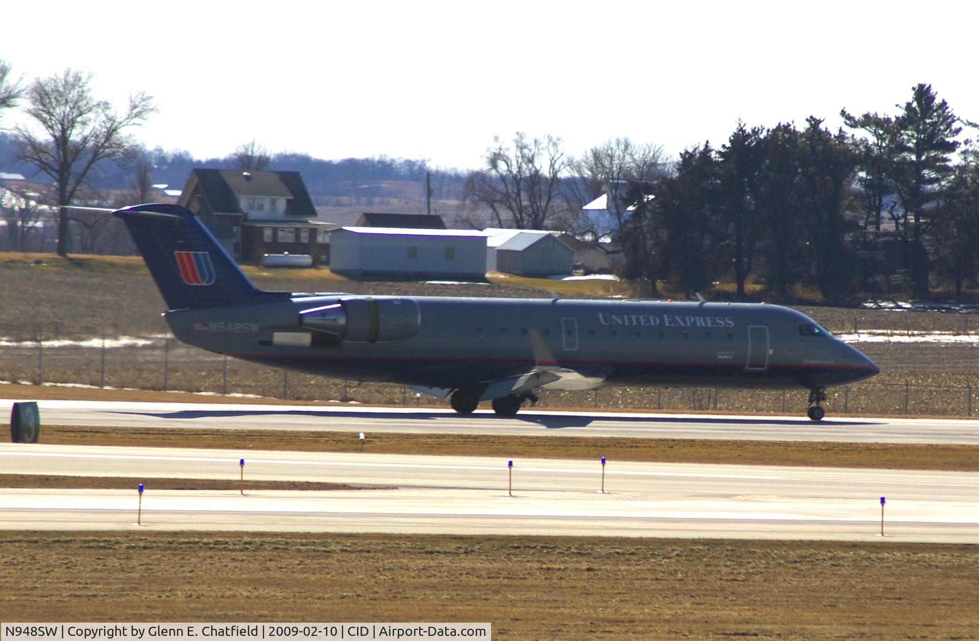 N948SW, 2003 Canadair CL-600-2B19 Regional Jet CRJ-200LR C/N 7789, Landing roll on Runway 27