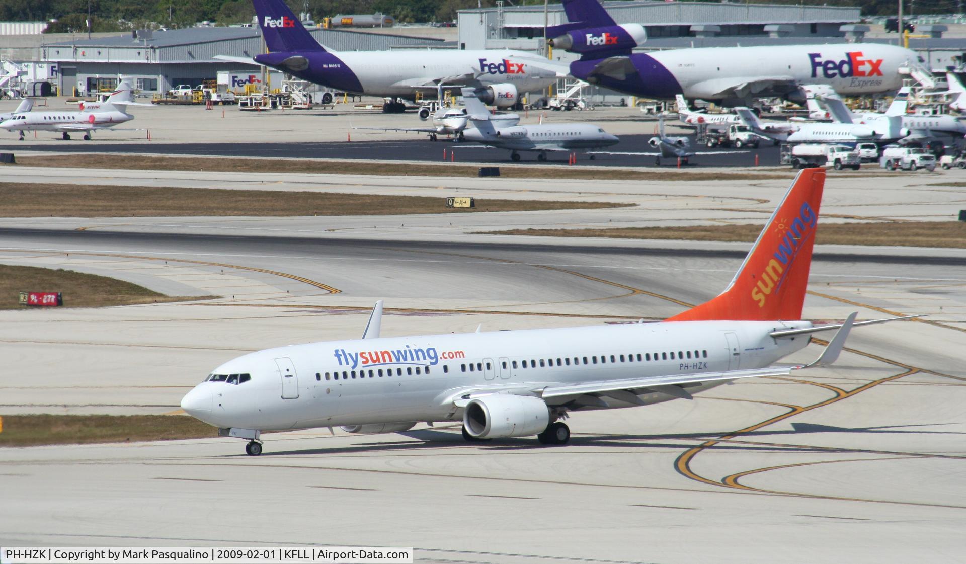PH-HZK, 2000 Boeing 737-8K2 C/N 30390, Boeing 737-800