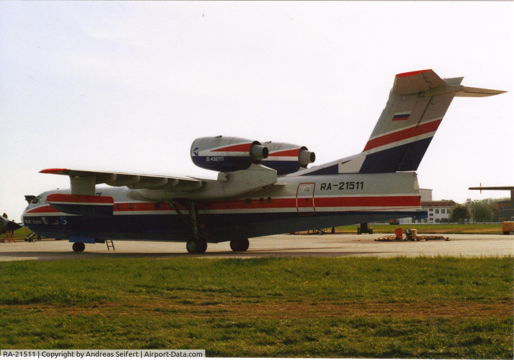 RA-21511, Beriev Be-200 C/N 7682000002, Berlin ILA 2002