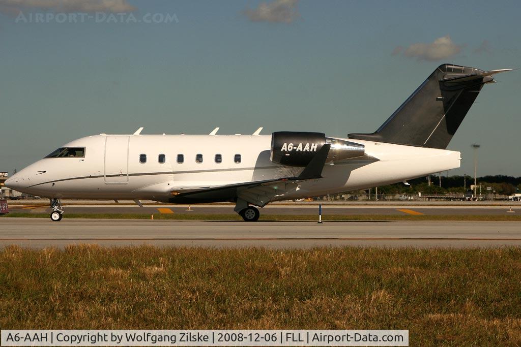 A6-AAH, 1998 Bombardier Challenger 604 (CL-600-2B16) C/N 5362, visitor