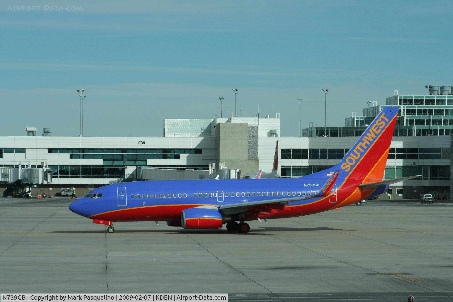 N739GB, 1998 Boeing 737-7H4 C/N 29275, Boeing 737-700