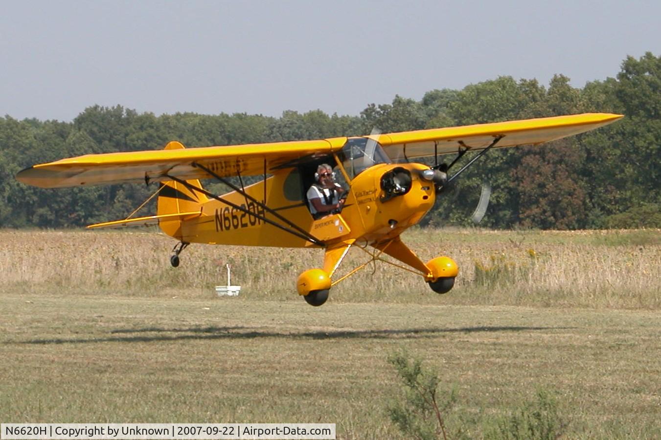 N6620H, 1946 Piper J3C-65 Cub C/N 19819, N6620H landing