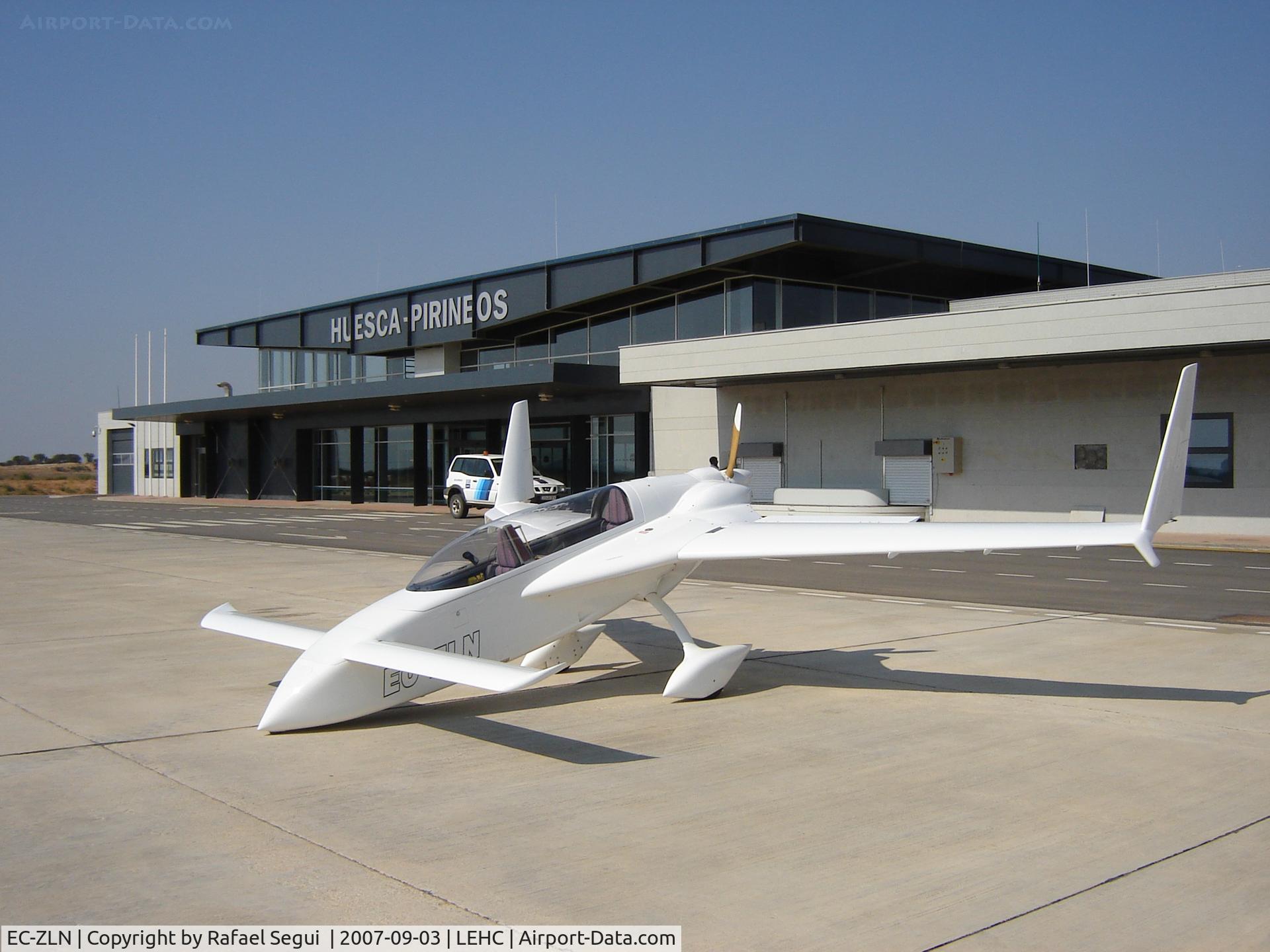 EC-ZLN, 1991 Rutan Varieze C/N 03045/1828, On Parking Huesca Pirineos Airport