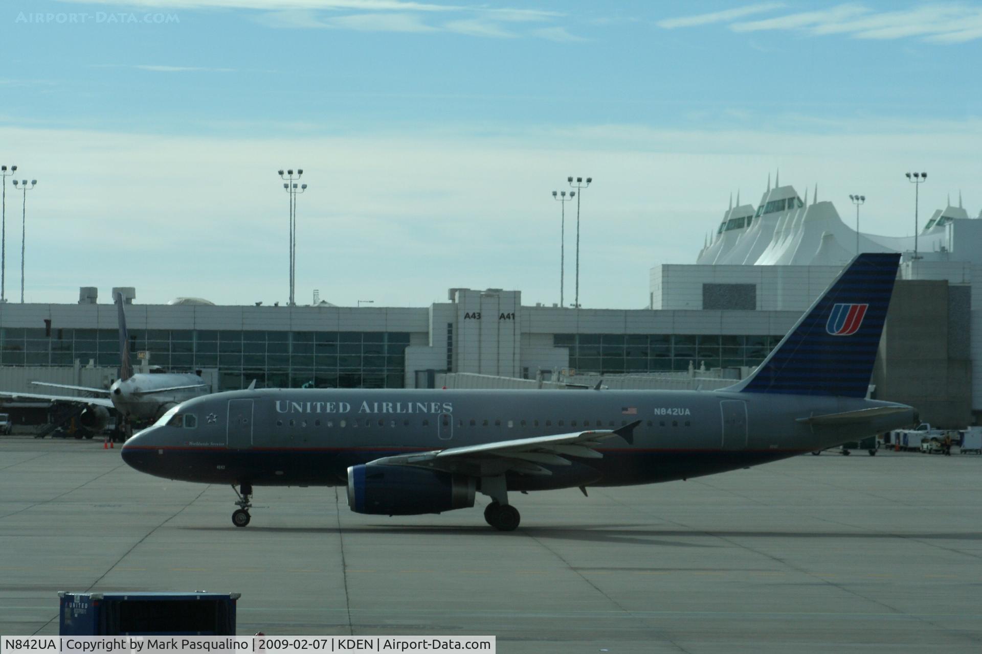 N842UA, 2001 Airbus A319-131 C/N 1569, Airbus A319