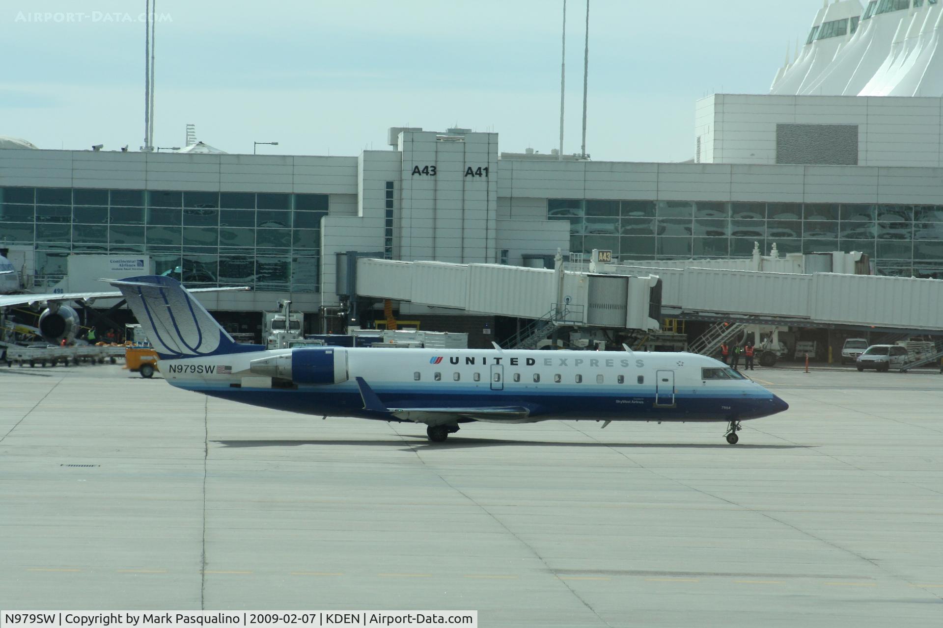 N979SW, 2004 Bombardier CRJ-200ER (CL-600-2B19) C/N 7954, CL-600-2B19