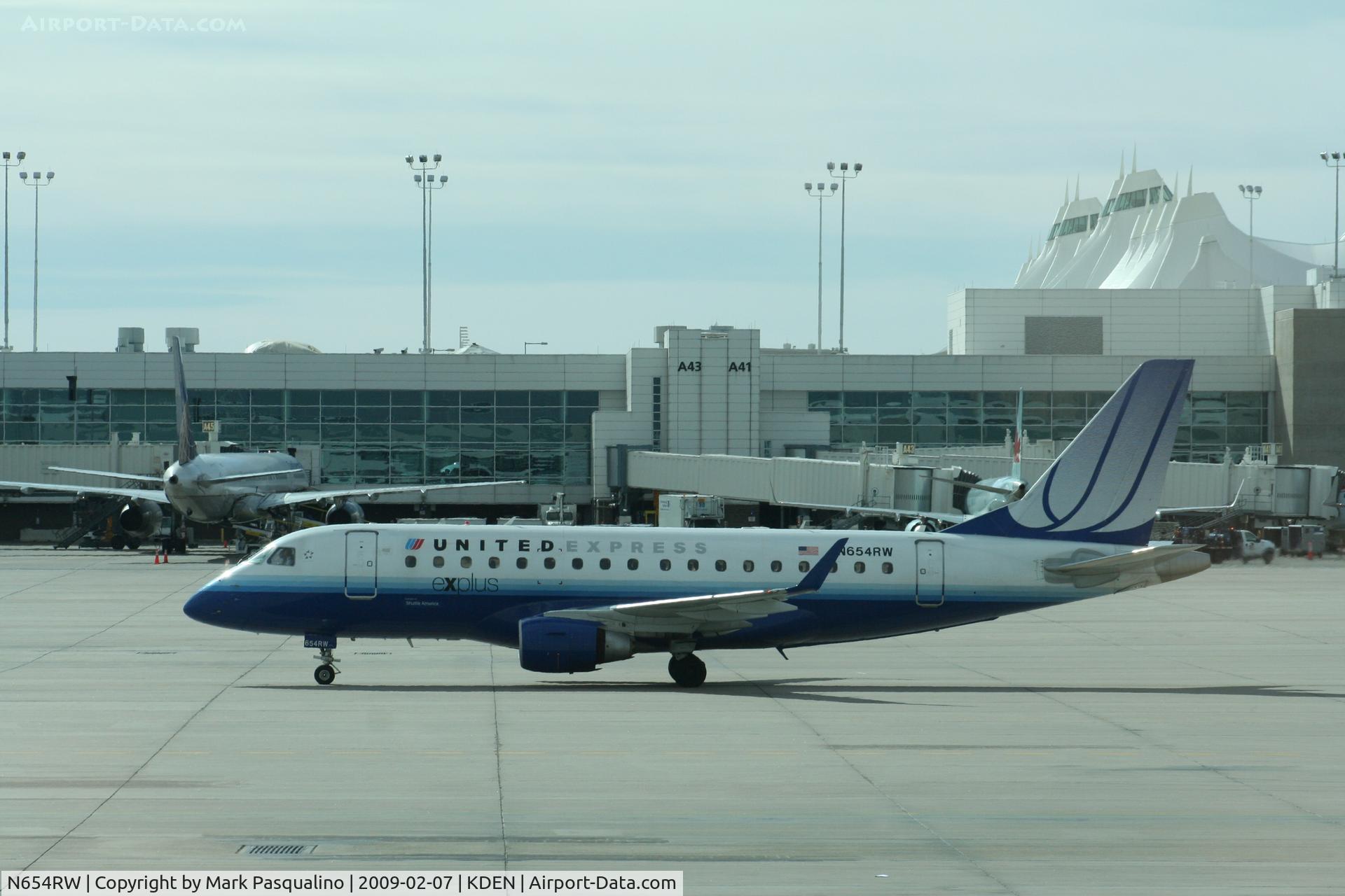N654RW, 2005 Embraer 170SE (ERJ-170-100SE) C/N 17000104, ERJ 170-100 SE