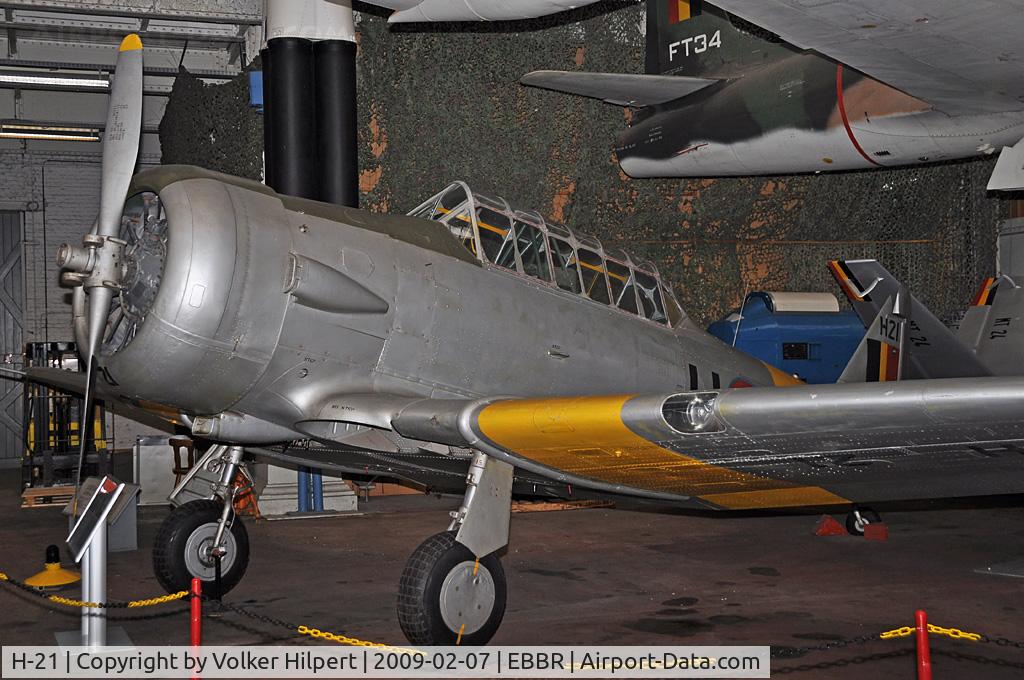 H-21, North American AT-6D Harvard III C/N 88-15950 (42-84169), Museum Brussels