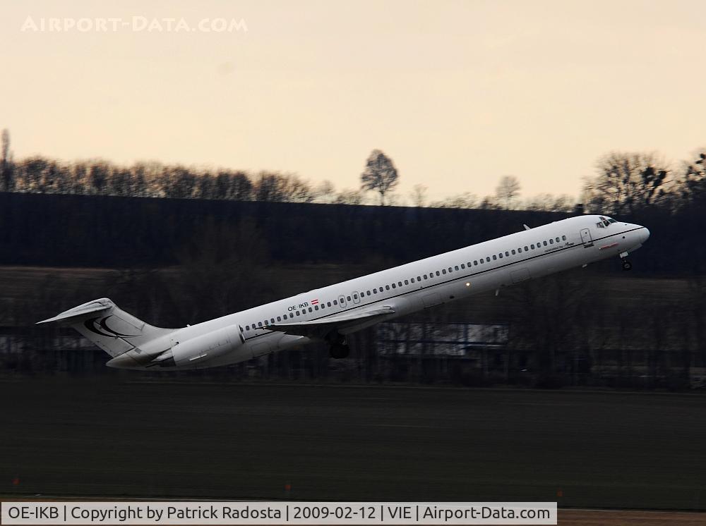 OE-IKB, 1986 McDonnell Douglas MD-83 (DC-9-83) C/N 49448, The last regular MD 80 operator in VIE is MAP-Jet; that plane is taking off for a flight for SkyEurope