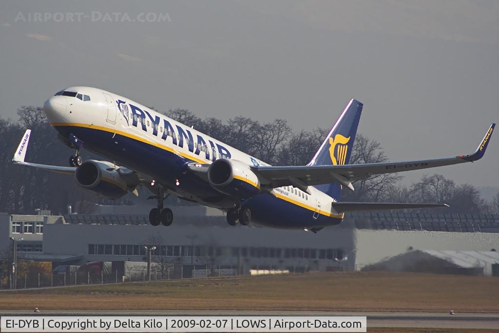 EI-DYB, 2008 Boeing 737-8AS C/N 33633, RAYNAIR sticker 