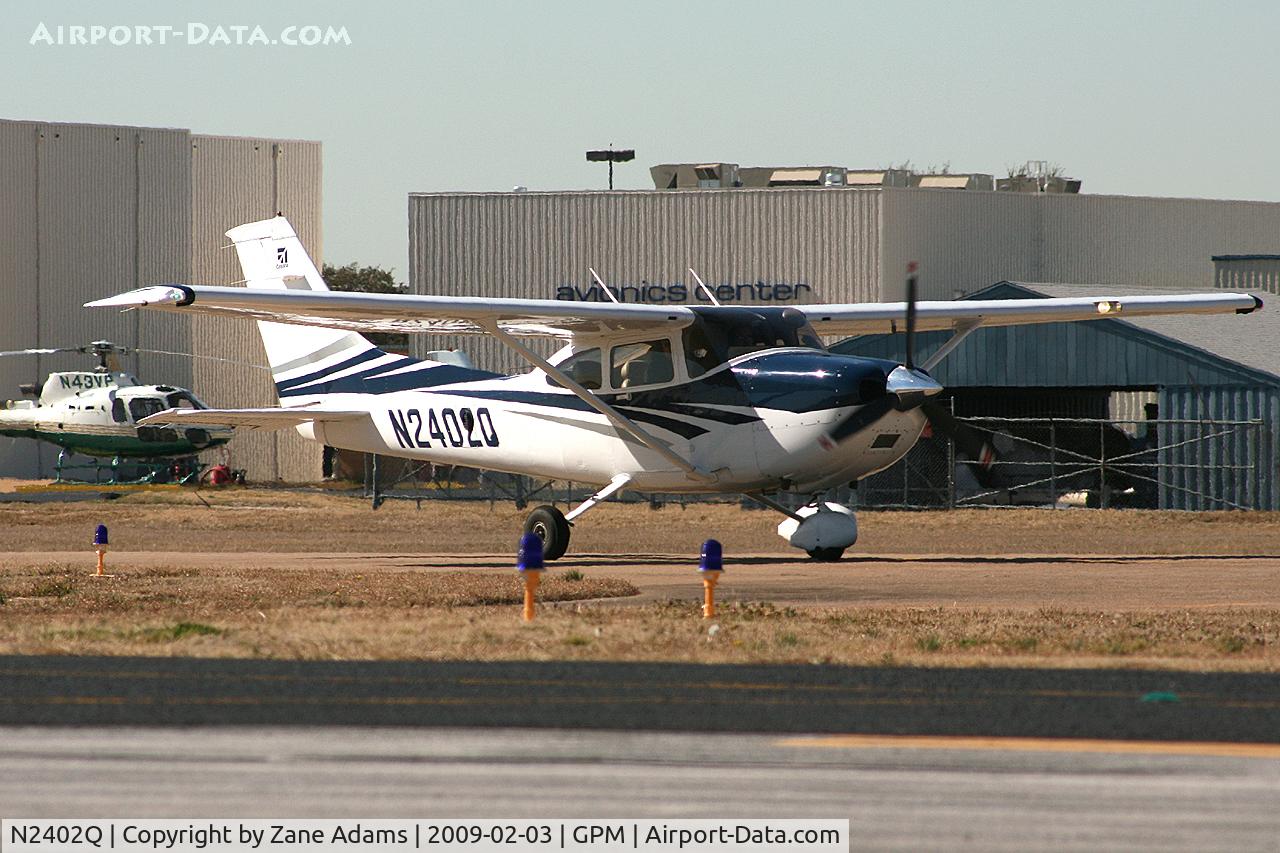 N2402Q, 2006 Cessna 182T Skylane C/N 18281756, At Grand Prairie Municipal