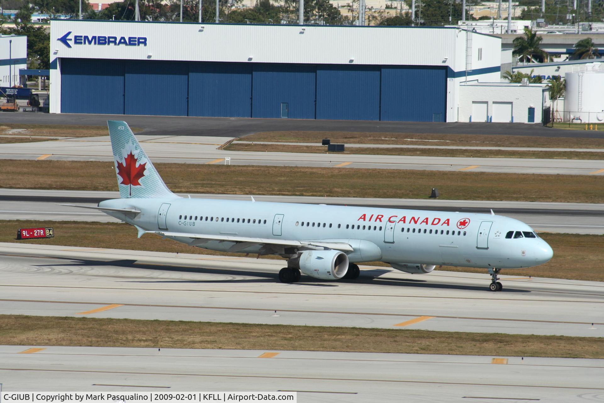C-GIUB, 2001 Airbus A321-211 C/N 1623, Airbus A321-200
