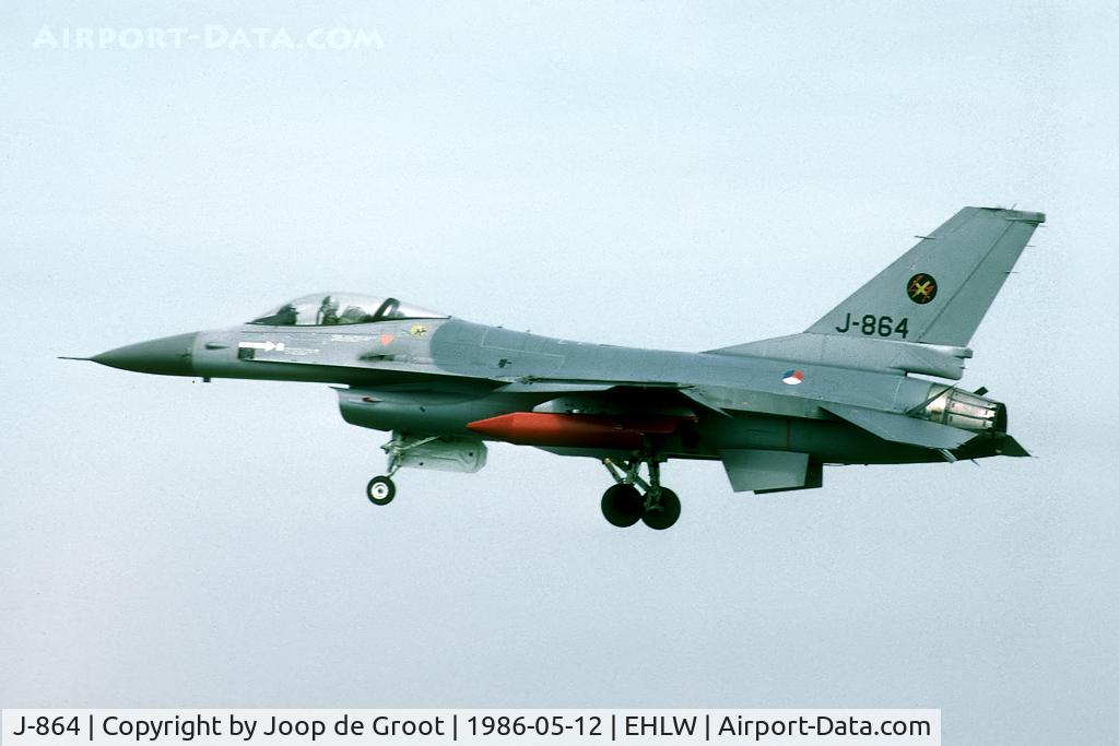 J-864, 1981 General Dynamics F-16AM Fighting Falcon C/N 6D-81, In May 1986 this Volkel F-16 was deployde to Leeuwarden for target towing.