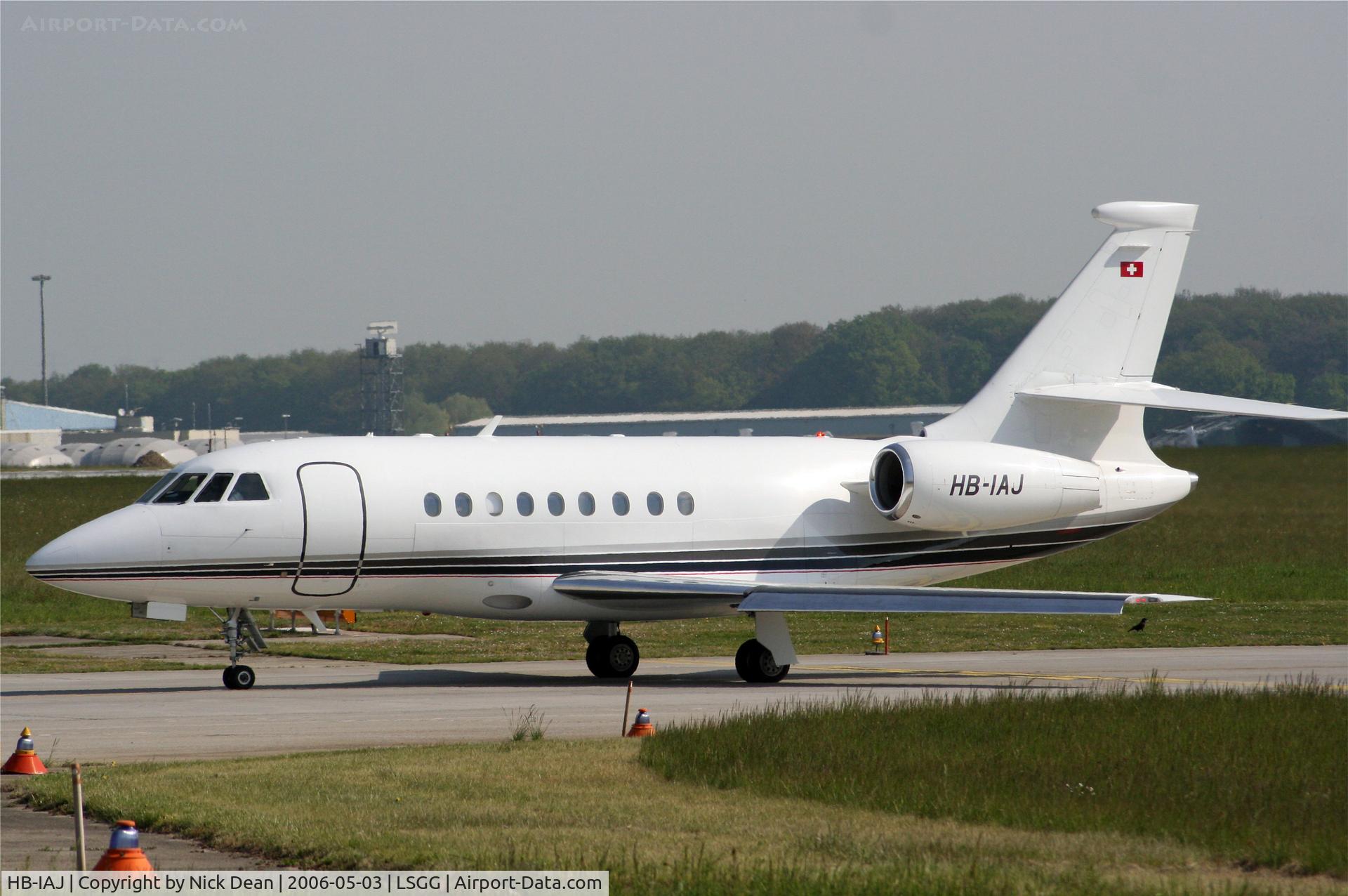 HB-IAJ, 2003 Dassault Falcon 2000EX C/N 3, LSGG