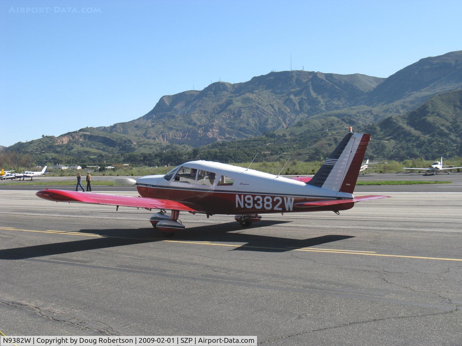 N9382W, 1968 Piper PA-28-235 C/N 28-11075, 1968 Piper PA-28-235 CHEROKEE, Lycoming O-540-B4B5 235 Hp,taxi