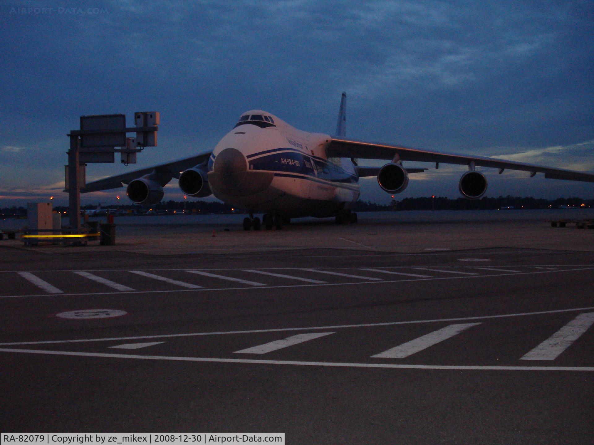 RA-82079, 2000 Antonov An-124-100 Ruslan C/N 9773052062157/0801, at lppr Oporto