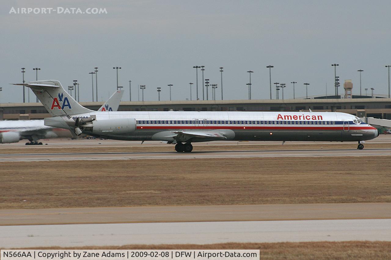 N566AA, 1987 McDonnell Douglas MD-83 (DC-9-83) C/N 49348, American Airlines MD-80 at DFW