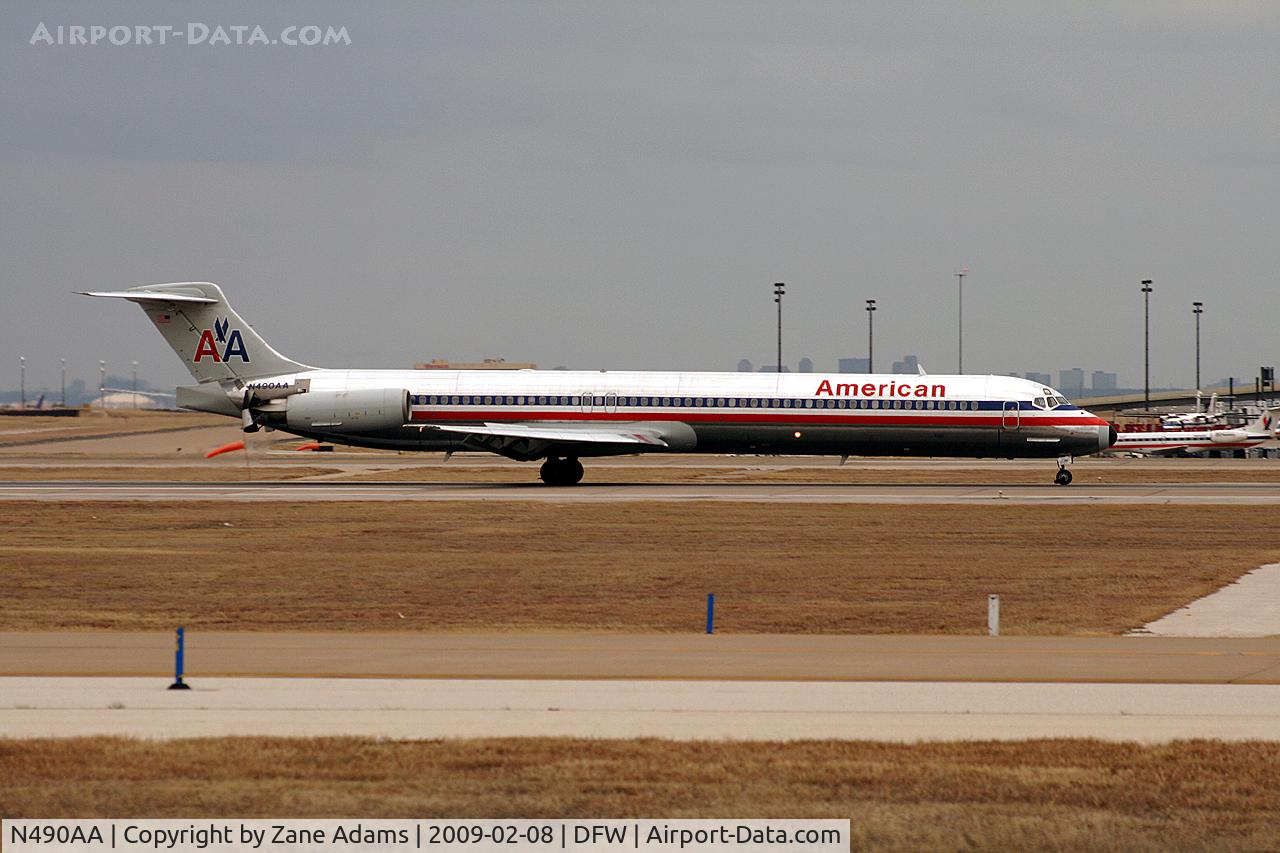 N490AA, 1989 McDonnell Douglas MD-82 (DC-9-82) C/N 49683, American Airlines MD-80 at DFW