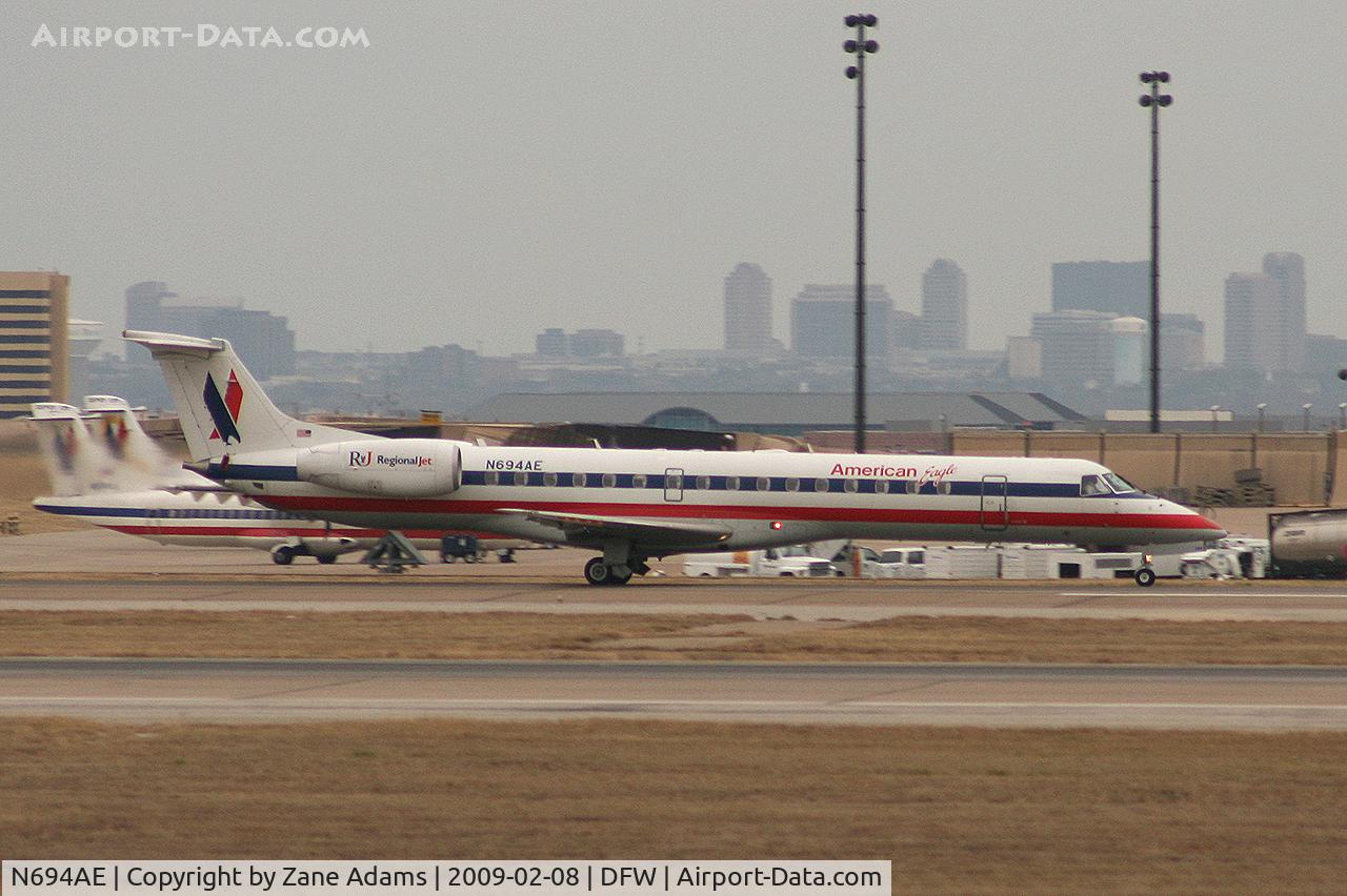 N694AE, 2004 Embraer ERJ-145LR (EMB-145LR) C/N 14500869, American Eagle at DFW