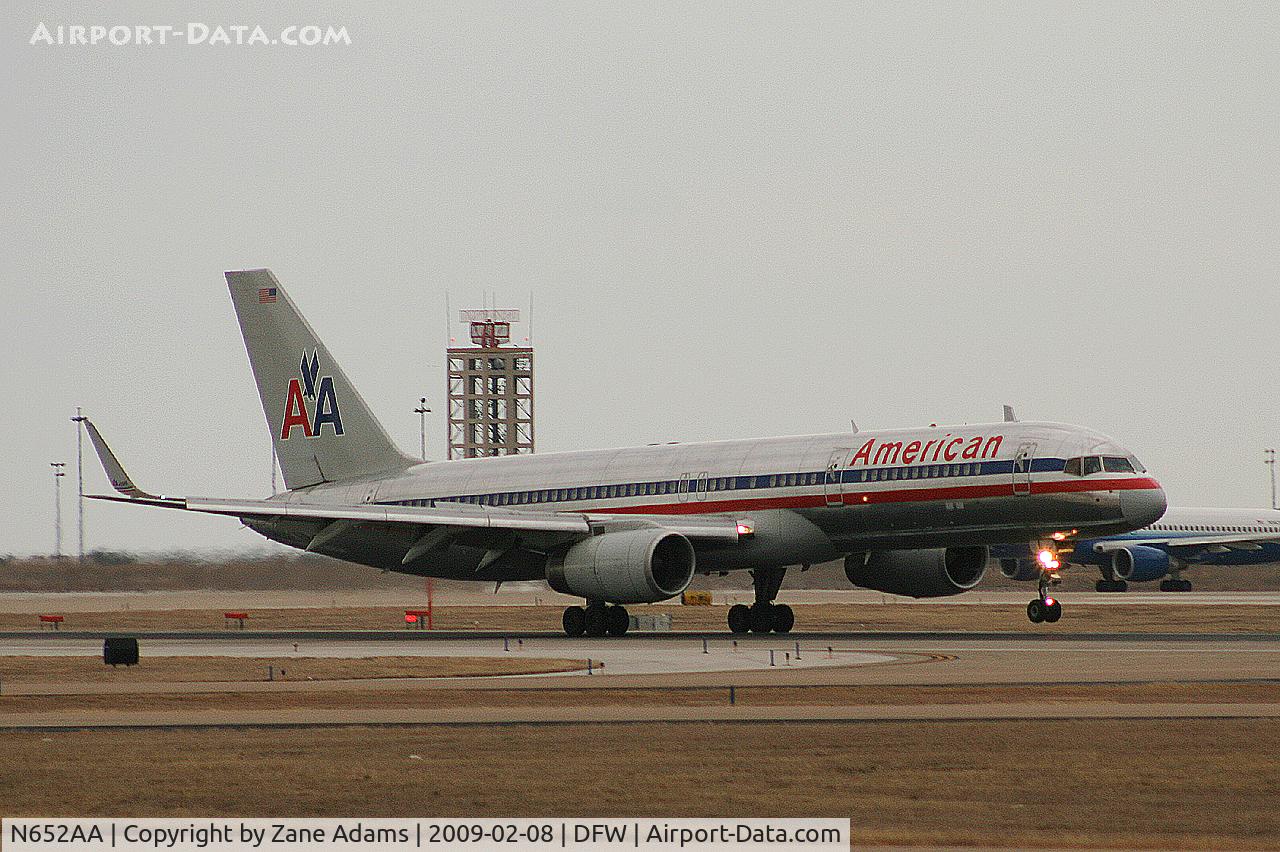 N652AA, 1991 Boeing 757-223 C/N 24610, American Airlines 757 at DFW