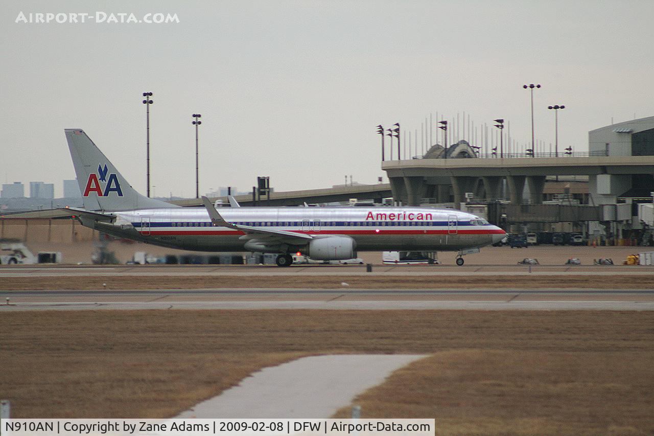 N910AN, 1999 Boeing 737-823 C/N 29512, American Airlines 737 at DFW