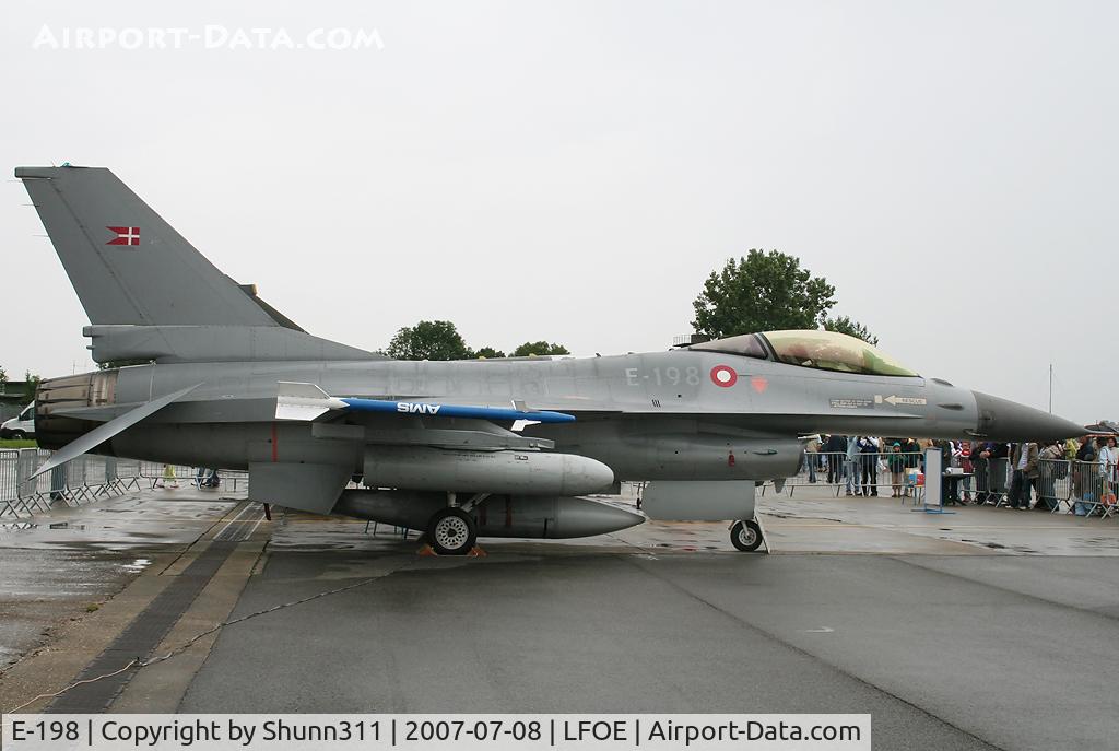 E-198, SABCA F-16AM Fighting Falcon C/N 6F-25, Displayed during LFOE Airshow 2007