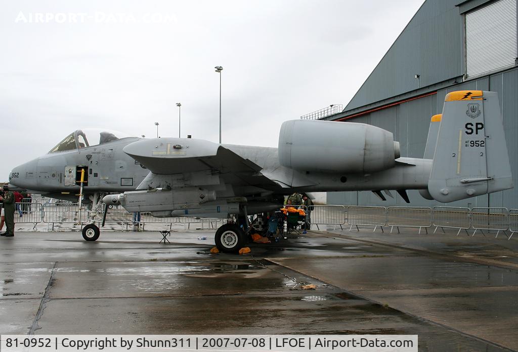 81-0952, 1981 Fairchild Republic A-10A Thunderbolt II C/N A10-0647, Displayed during LFOE Airshow 2007