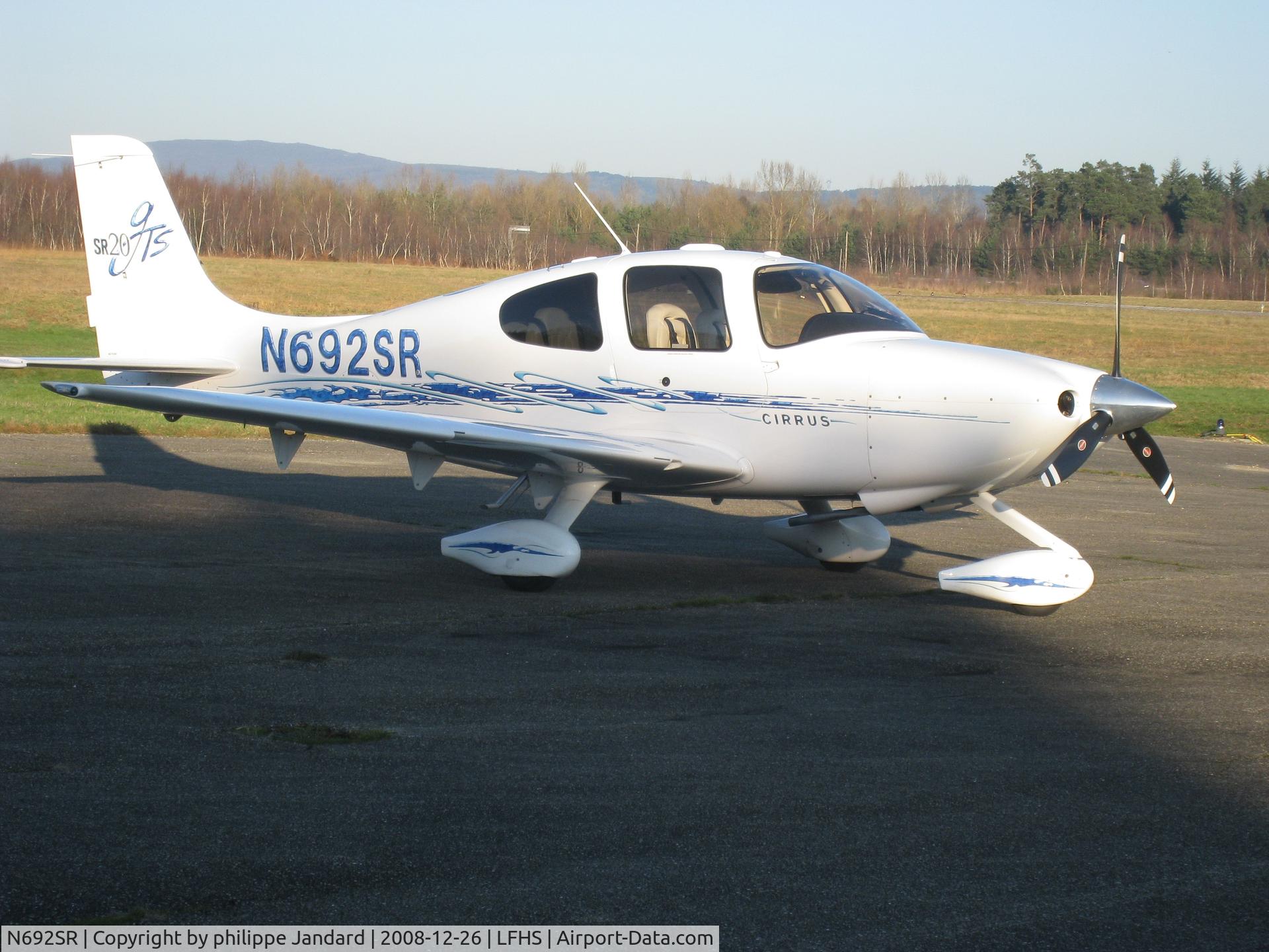 N692SR, 2006 Cirrus SR20 GTS C/N 1701, N692SR en FRANCE