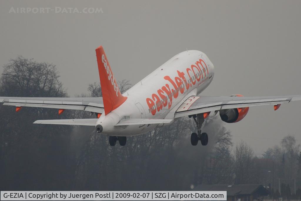 G-EZIA, 2005 Airbus A319-112 C/N 2420, Airbus A319-111
