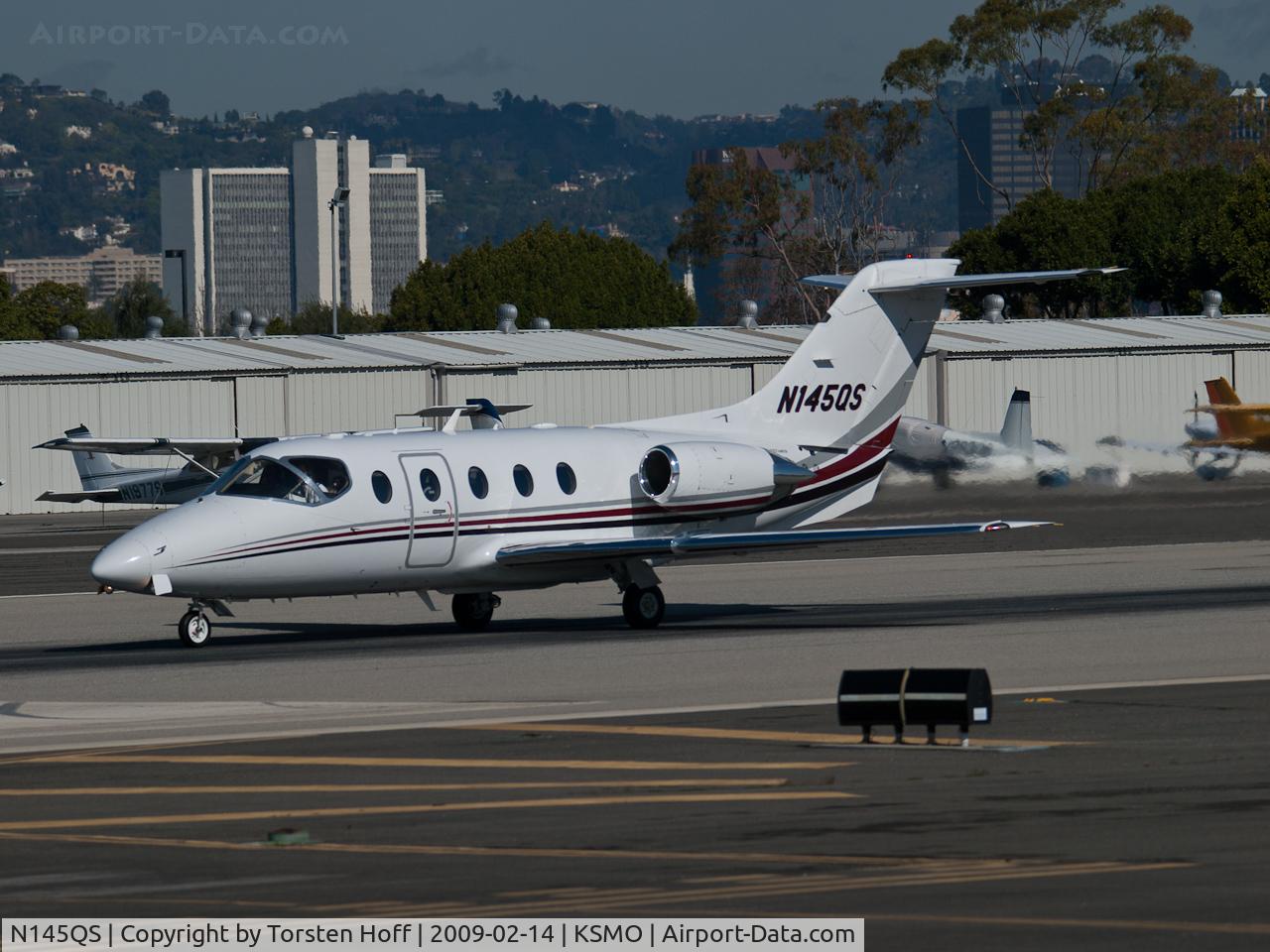 N145QS, Raytheon Aircraft Company 400A C/N RK-421, N145QS departing from RWY 21