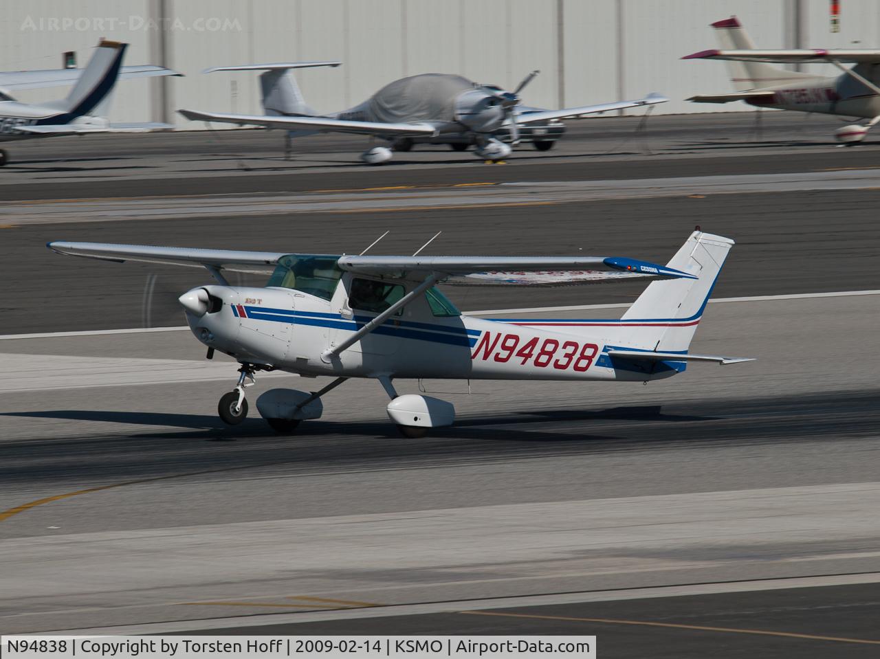N94838, 1983 Cessna 152 C/N 15285799, N94838 departing from RWY 21