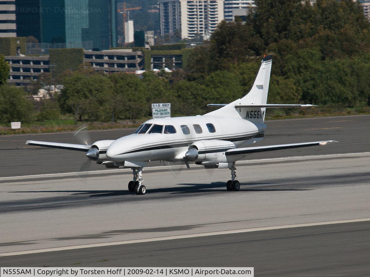 N555AM, Swearingen SA-226T Merlin III C/N T-227, N555AM departing from RWY 21