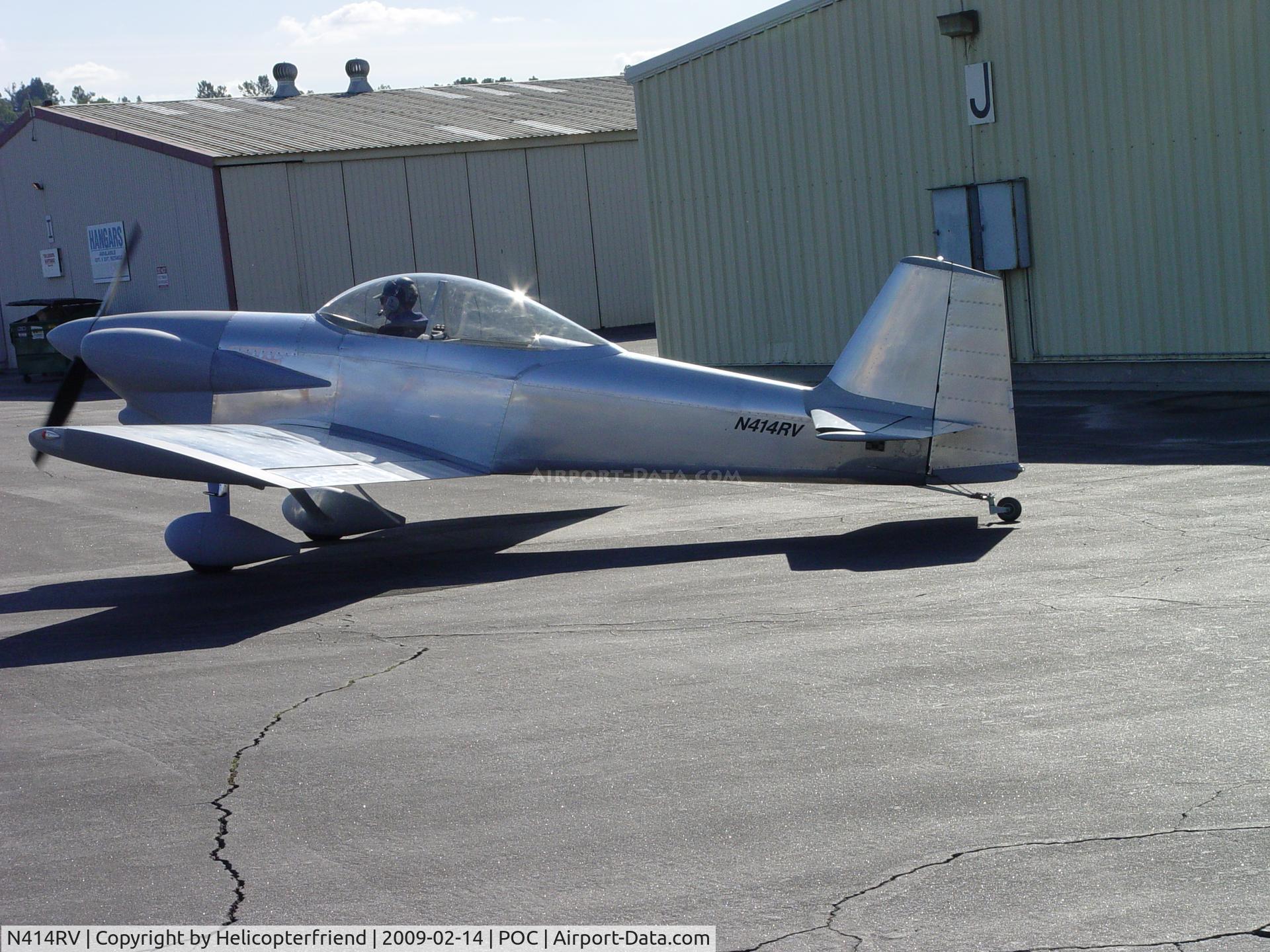 N414RV, 2004 Vans RV-4 C/N 4180, Taxiing from northside hangers