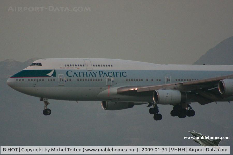 B-HOT, 1990 Boeing 747-467 C/N 24851, Cathay Pacific approaching 25R