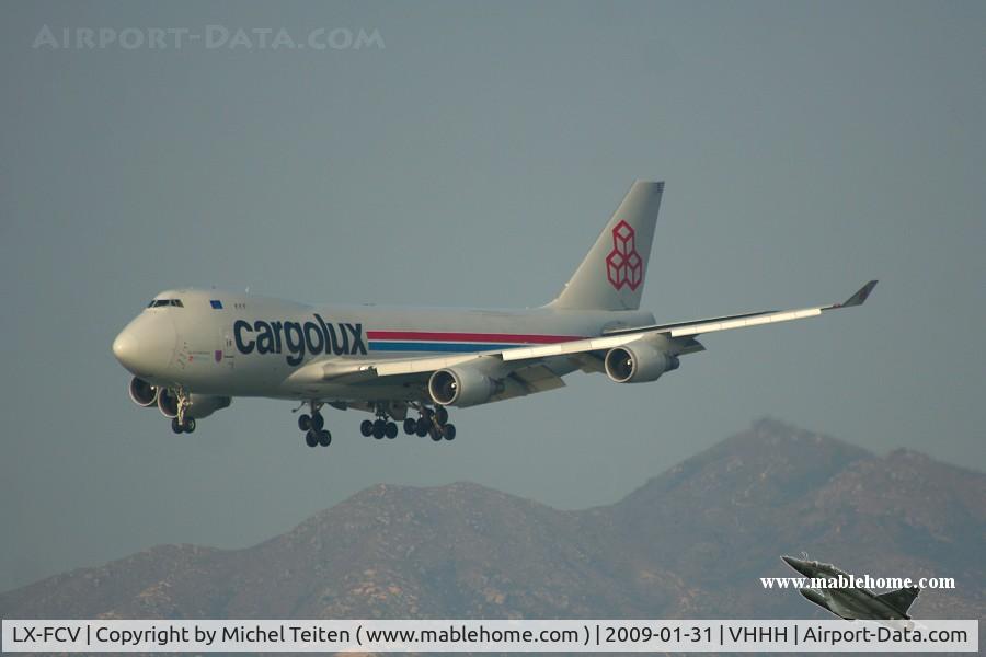 LX-FCV, 1993 Boeing 747-4R7F C/N 25866, Cargolux approaching 25R