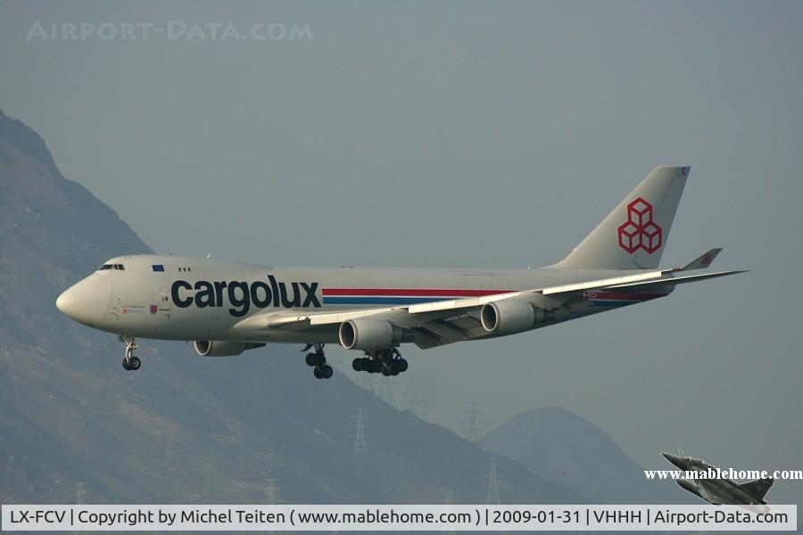 LX-FCV, 1993 Boeing 747-4R7F C/N 25866, Cargolux approaching 25R