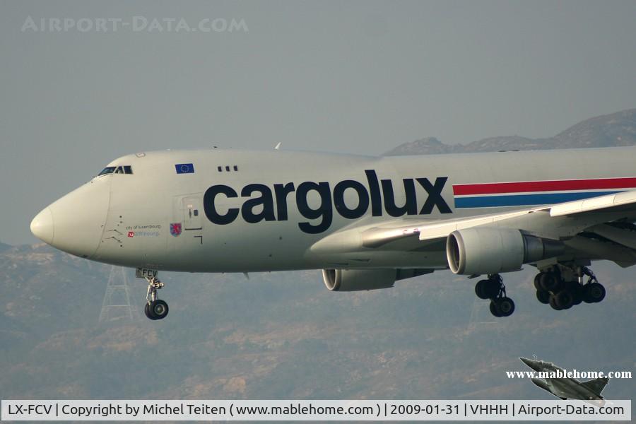 LX-FCV, 1993 Boeing 747-4R7F C/N 25866, Cargolux approaching 25R