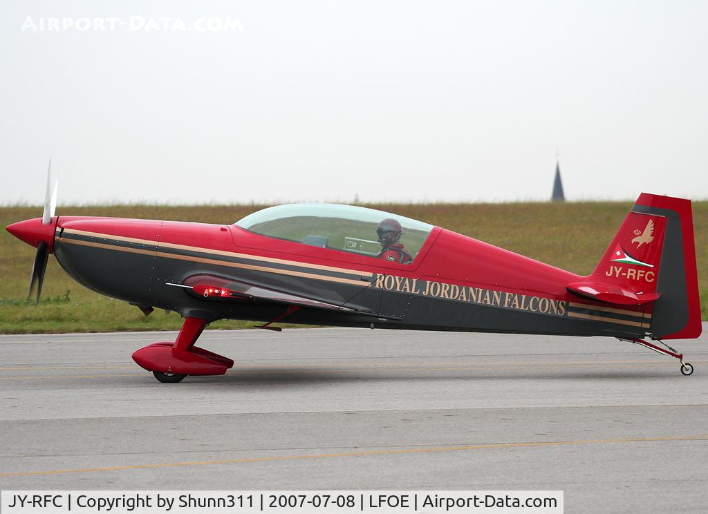 JY-RFC, 2007 Extra EA-300 C/N 1241, Ready for the show...