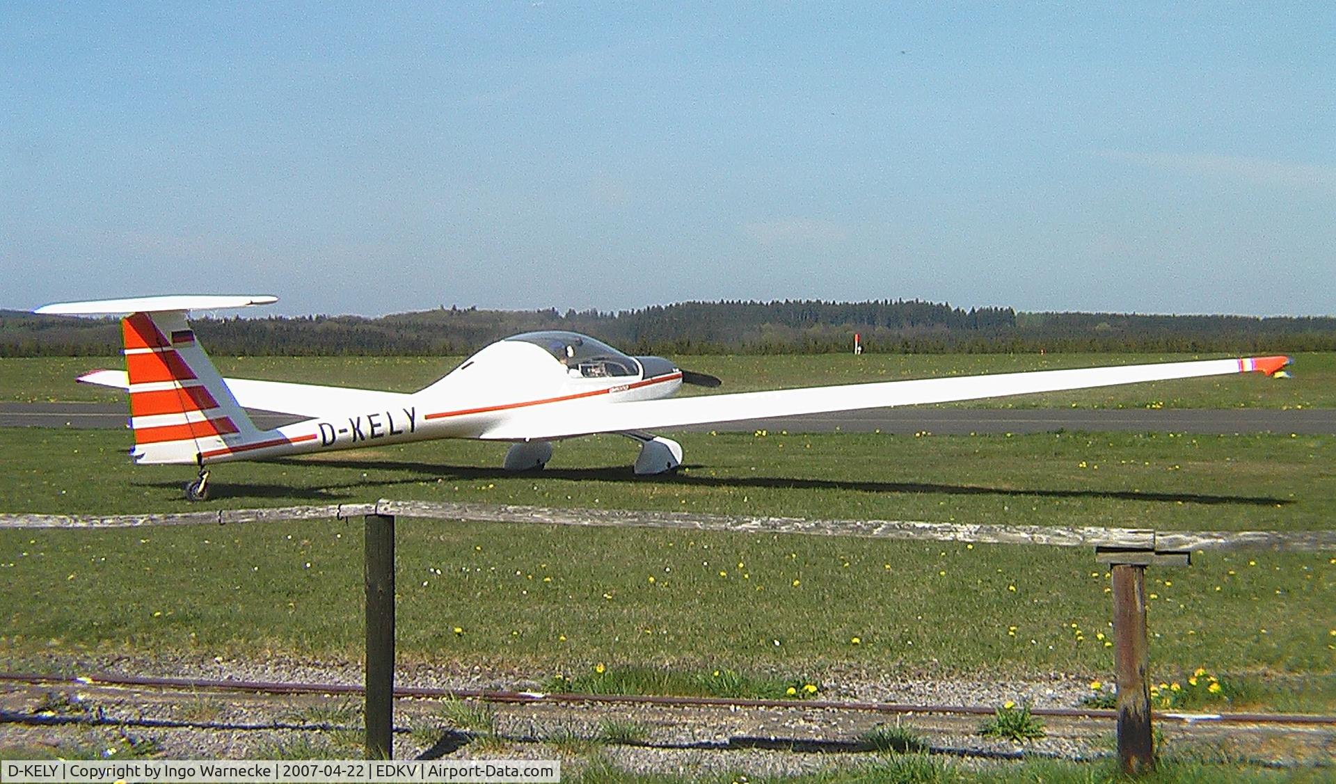 D-KELY, Hoffmann H-36 Dimona C/N 3625, Hoffmann H-36 Dimona at Dahlemer Binz airfield