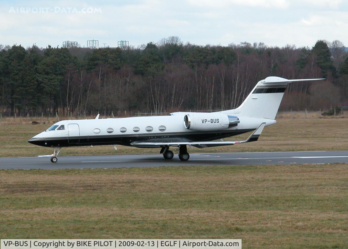 VP-BUS, 1990 Gulfstream Aerospace G-IV C/N 1127, STARTING TURN AT END OF 06