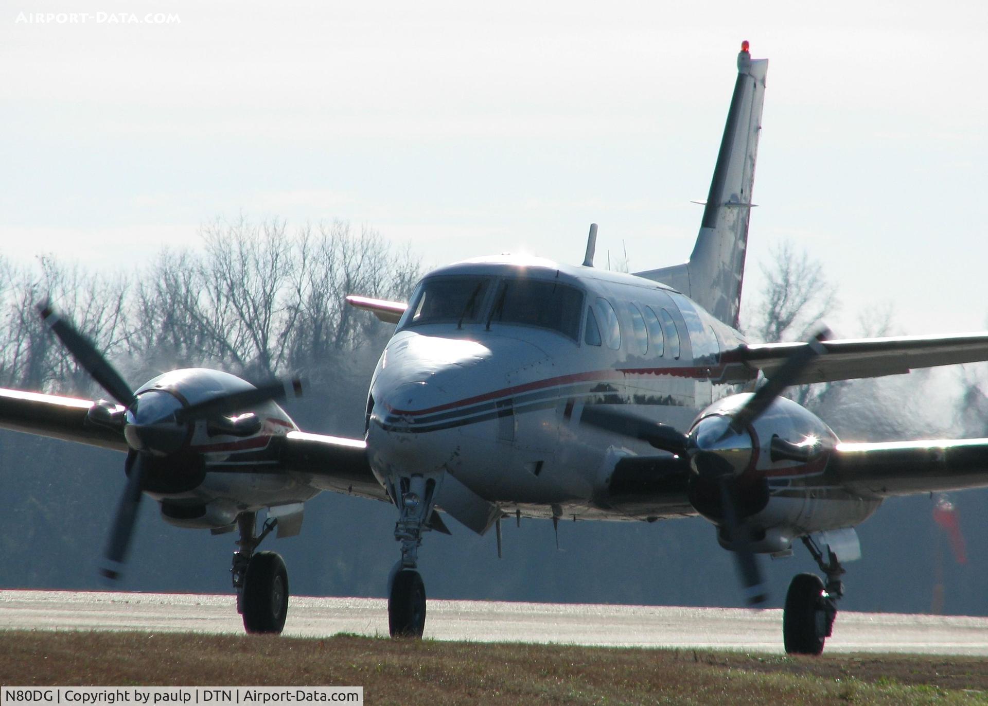 N80DG, 1966 Beech 65-A90 C/N LJ-131, Taxiing to the active at Downtown Shreveport.