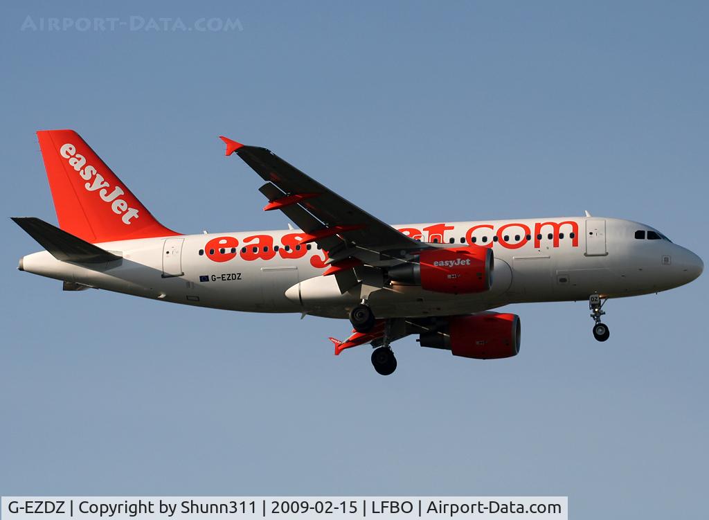 G-EZDZ, 2009 Airbus A319-111 C/N 3774, Landing rwy 32L