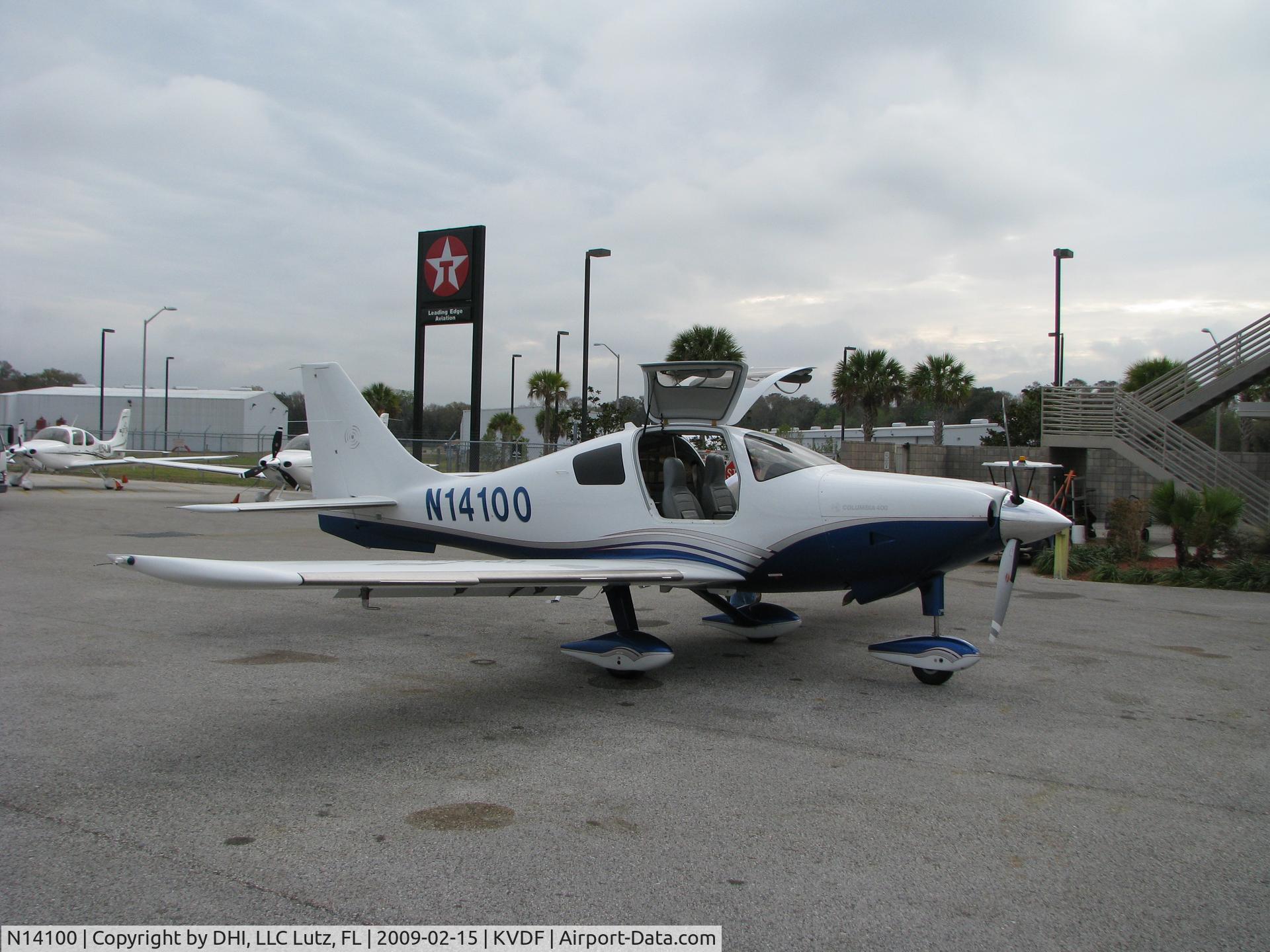 N14100, 2006 Columbia Aircraft Mfg LC41-550FG C/N 41663, View 2 Pre-Flight @ Vandenberg Airport, Tampa, Florida, United States