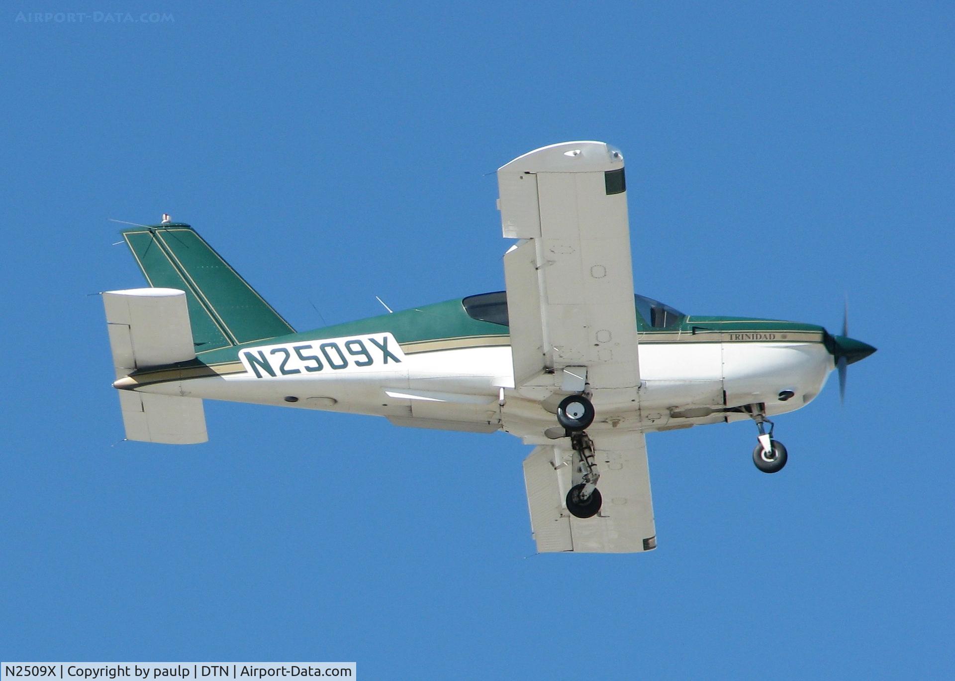 N2509X, Socata TB-20 Trinidad C/N 951, Landing on runway 5 at the Downtown Shreveport airport.
