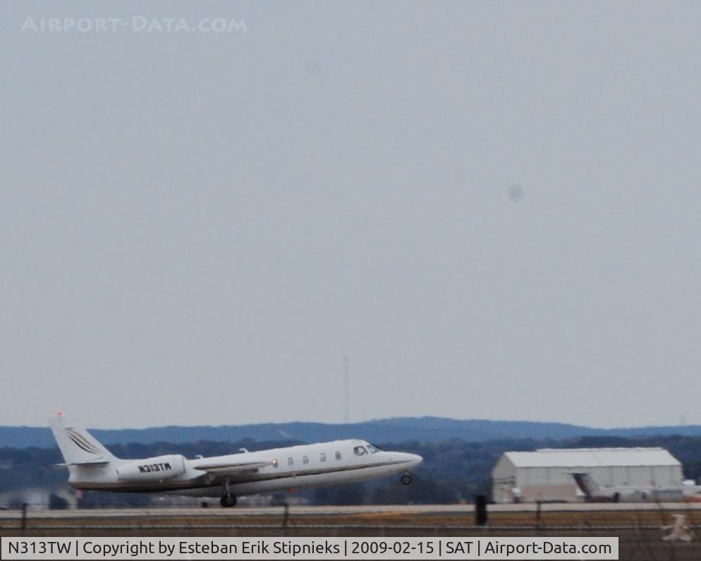 N313TW, 1976 Israel Aircraft Industries IAI-1124 Westwind C/N 190, Rotate Sunday afternoon Departure SAT