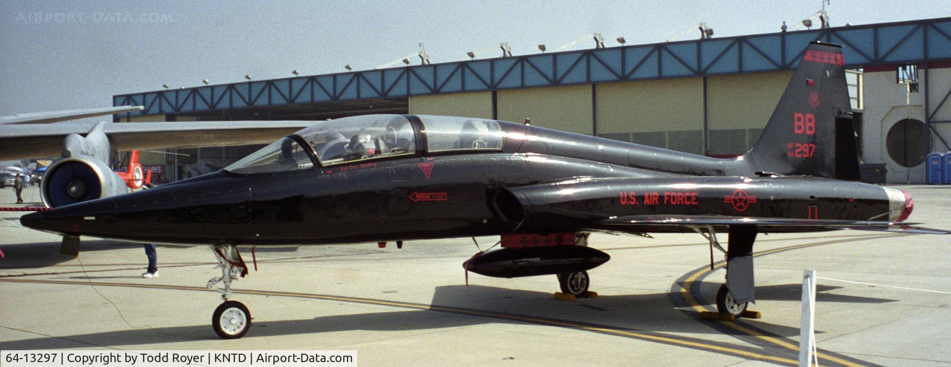 64-13297, 1964 Northrop T-38A Talon C/N N.5726, Point Mugu Airshow
