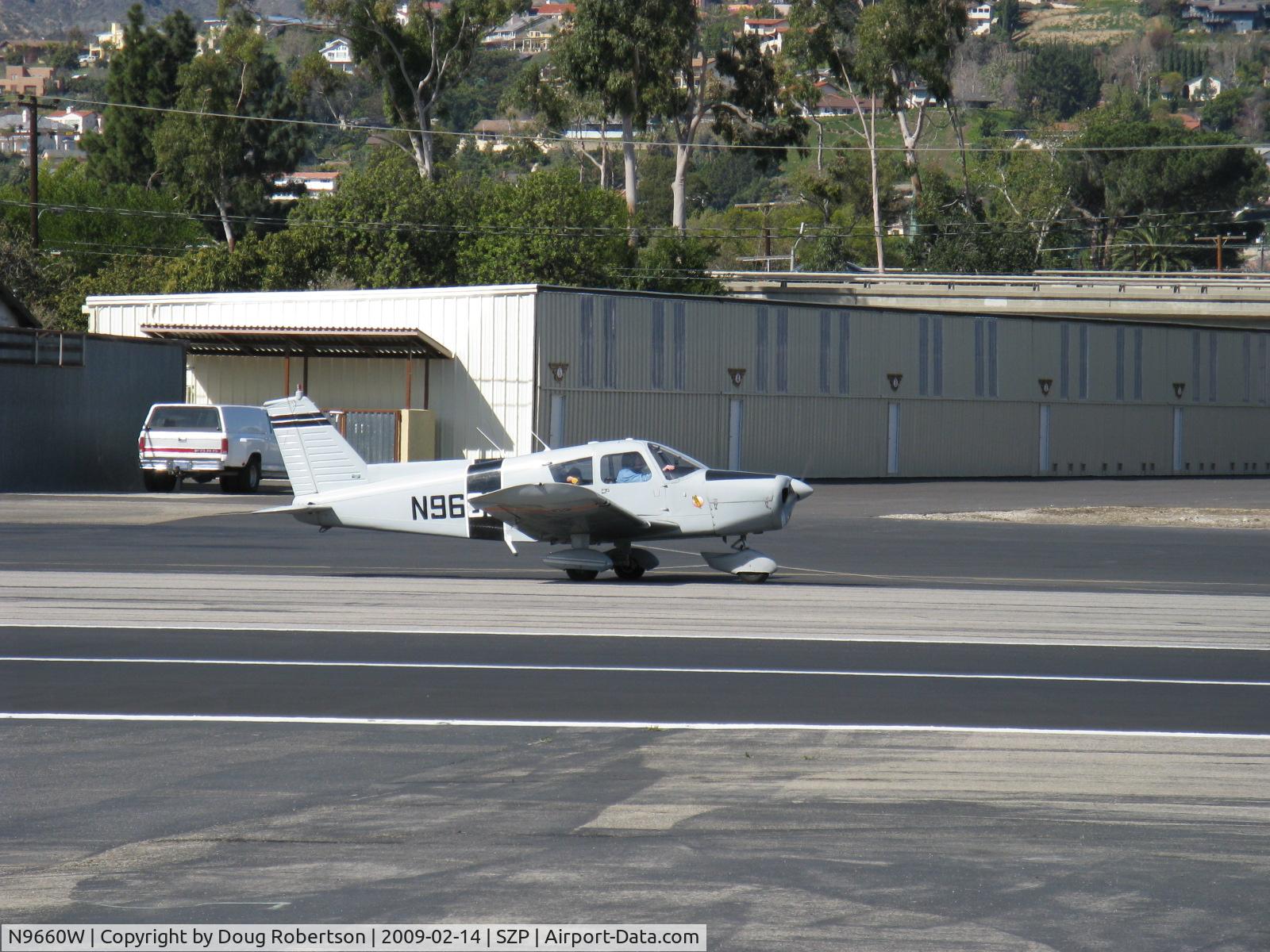 N9660W, 1967 Piper PA-28-140 C/N 28-23122, 1967 Piper PA-28-140 CHEROKEE, Lycoming O-320-E2A 150 Hp, taxi