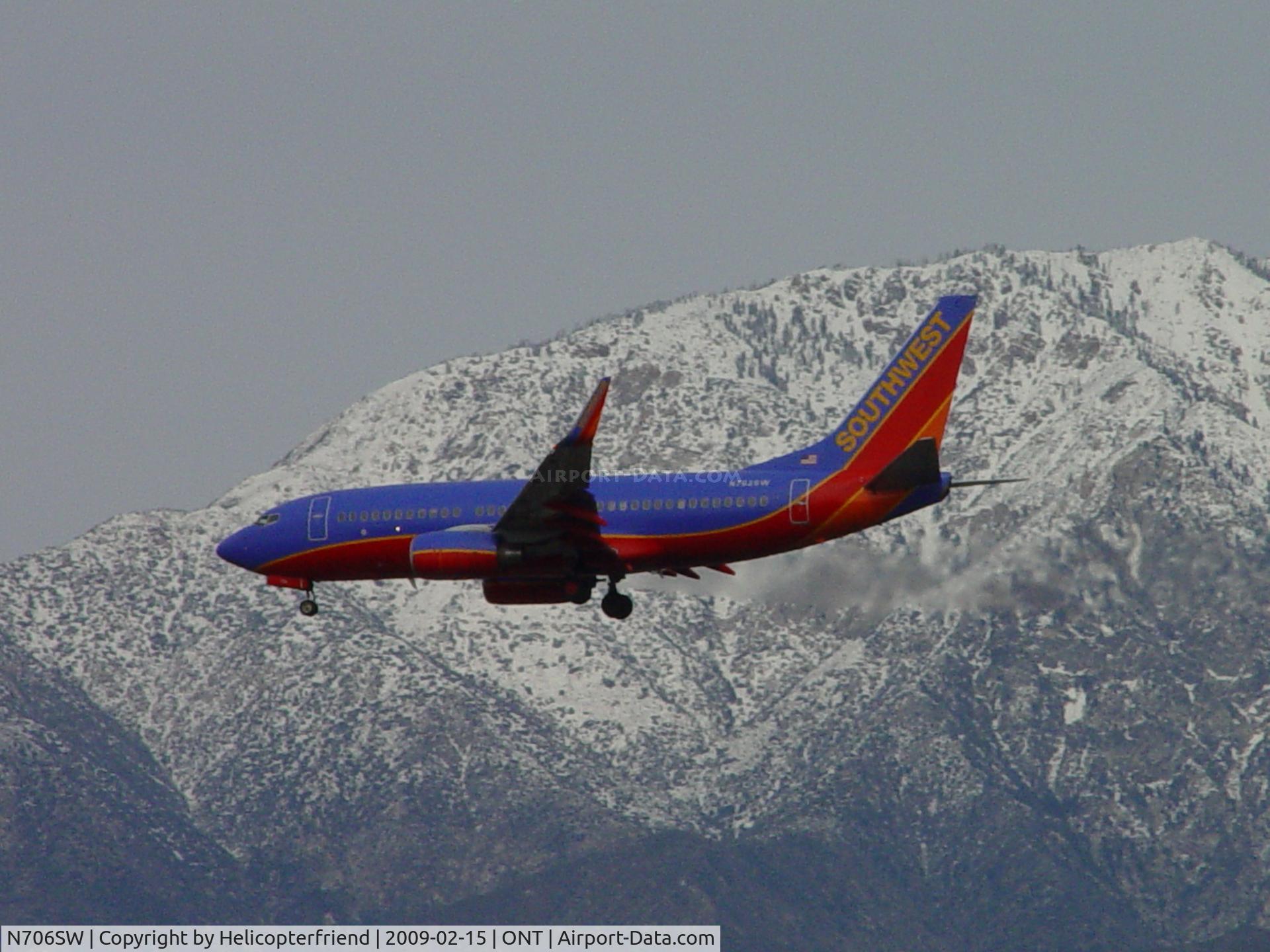 N706SW, 1998 Boeing 737-7H4 C/N 27840, Powering on for the runway at Ontario, south of Southern Calif snow
