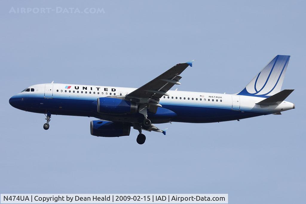 N474UA, 2001 Airbus A320-232 C/N 1475, United Airlines N474UA (FLT UAL1256) from Orlando Int'l (KMCO) on short-final to RWY 1R.