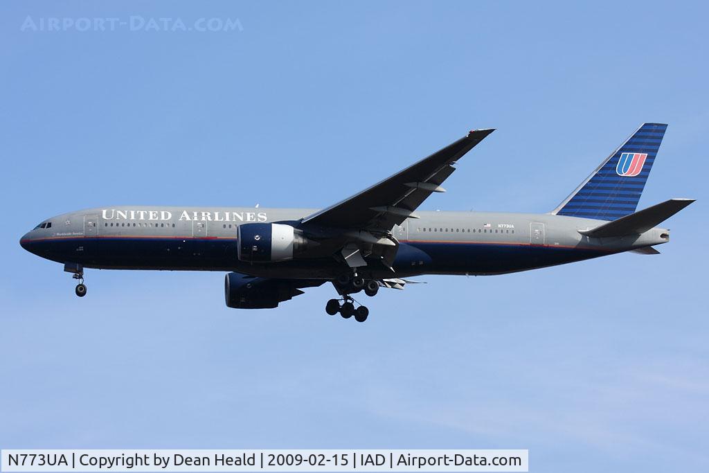 N773UA, 1995 Boeing 777-222 C/N 26929, United Airlines N773UA (FLT UAL947) from Amsterdam Schiphol Airport (EHAM), with a mis-matched engine cowl, on short-final to RWY 1R.
